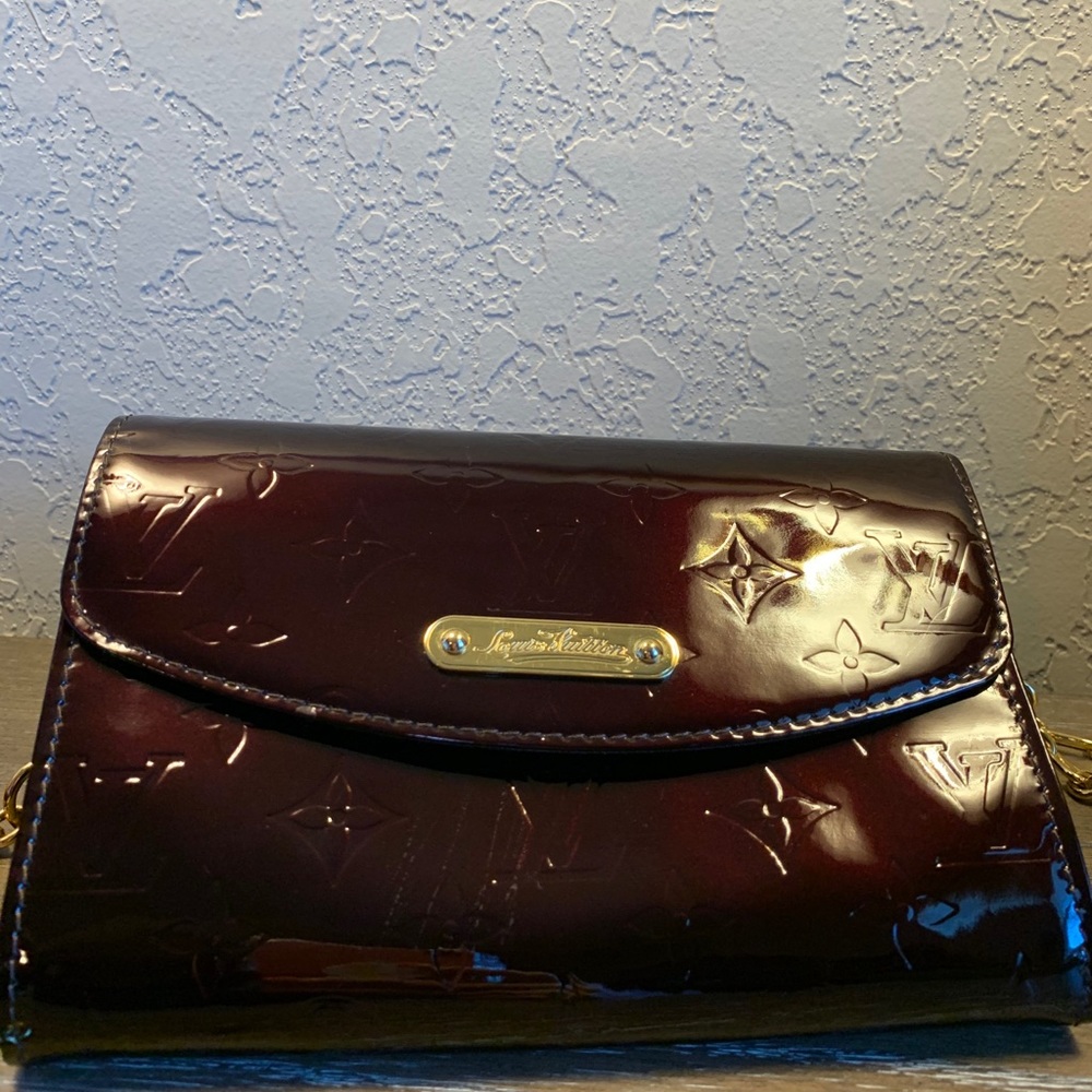 Louis Vuitton Vernis Bel Air Amarante Pouchette